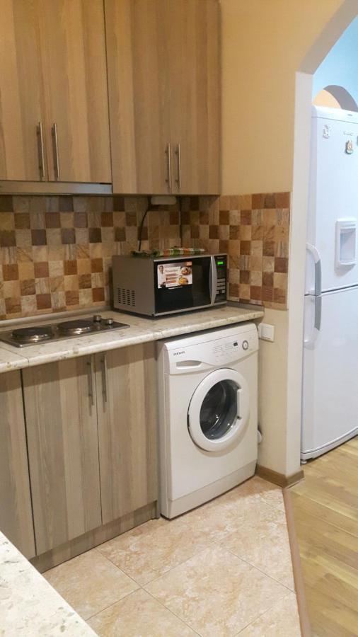 Apartment On Aleksandr Pushkin Street 第比利斯 外观 照片