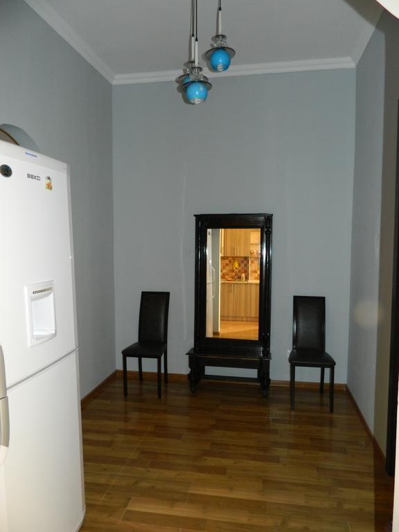 Apartment On Aleksandr Pushkin Street 第比利斯 外观 照片