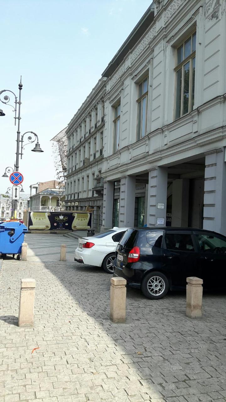 Apartment On Aleksandr Pushkin Street 第比利斯 外观 照片